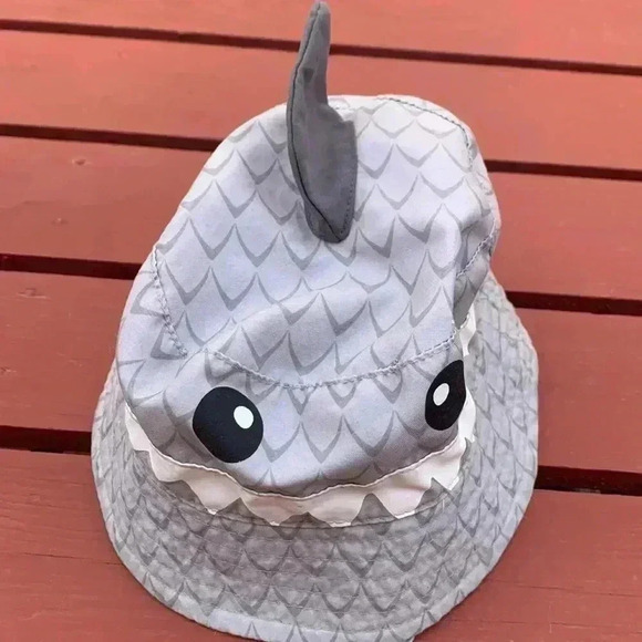 Five for 25 gray  shark button hat with ties - Picture 2 of 5